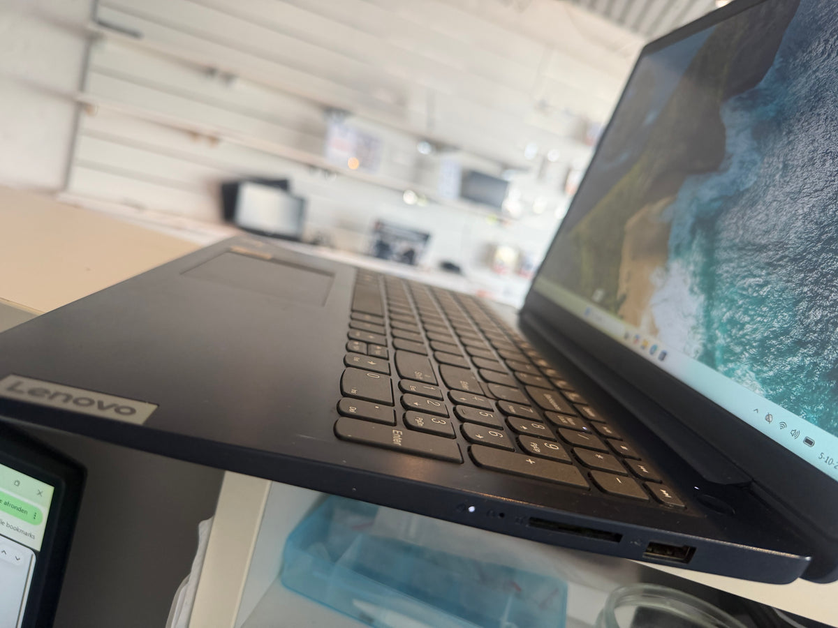 Lenovo IdeaPad 3 15ALC6 – AMD Ryzen 5 5500U | 8 GB RAM | 240 GB SSD | 15,6″ | Windows 11 Home