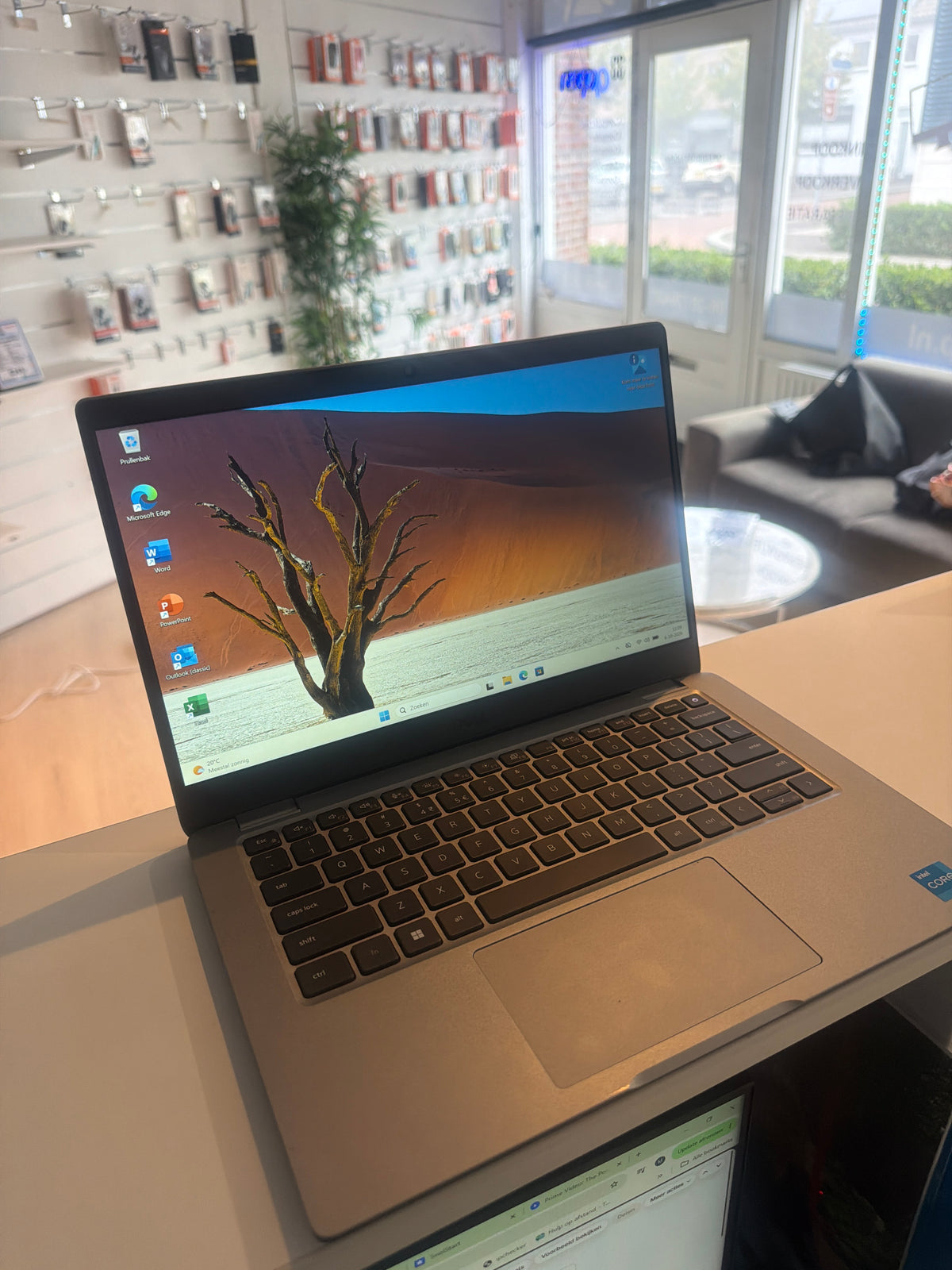 Dell Latitude 3340 – Intel Core i3-1315U | 8 GB RAM | 240 GB SSD | 13,3″ | Windows 11 Pro