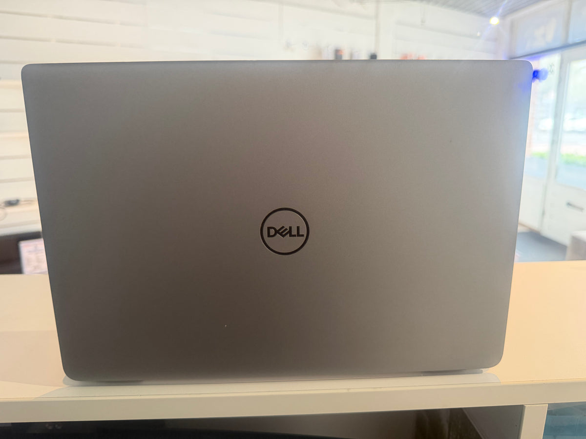 Dell Latitude 3340 – Intel Core i3-1315U | 8 GB RAM | 240 GB SSD | 13,3″ | Windows 11 Pro
