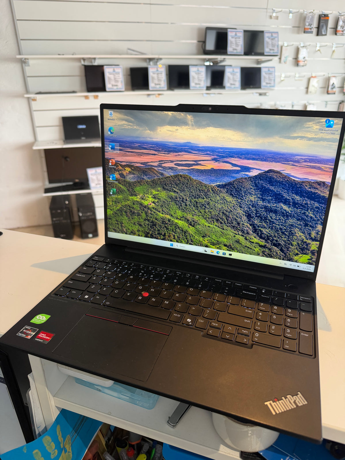 Lenovo ThinkPad E16 Gen 1 | Ryzen 5 | 16GB | 512GB SSD | Windows 11 Pro