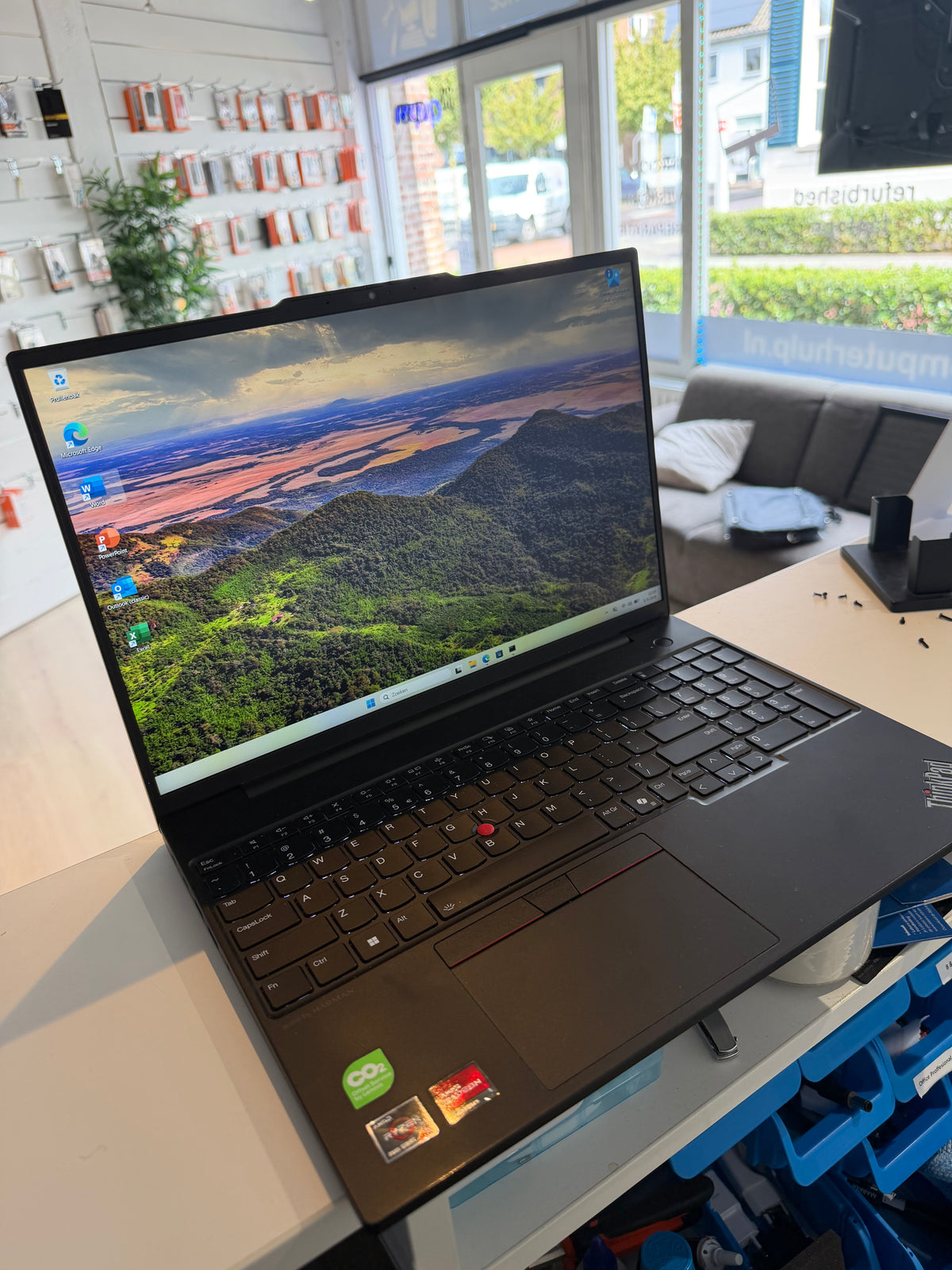 Lenovo ThinkPad E16 Gen 1 | Ryzen 5 | 16GB | 512GB SSD | Windows 11 Pro
