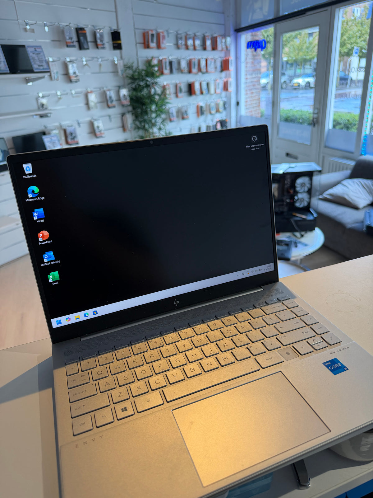HP ENVY 14-eb0565nd – Intel Core i5-1135G7 | 8 GB RAM | 512 GB SSD | 14″ | Windows 11 Home