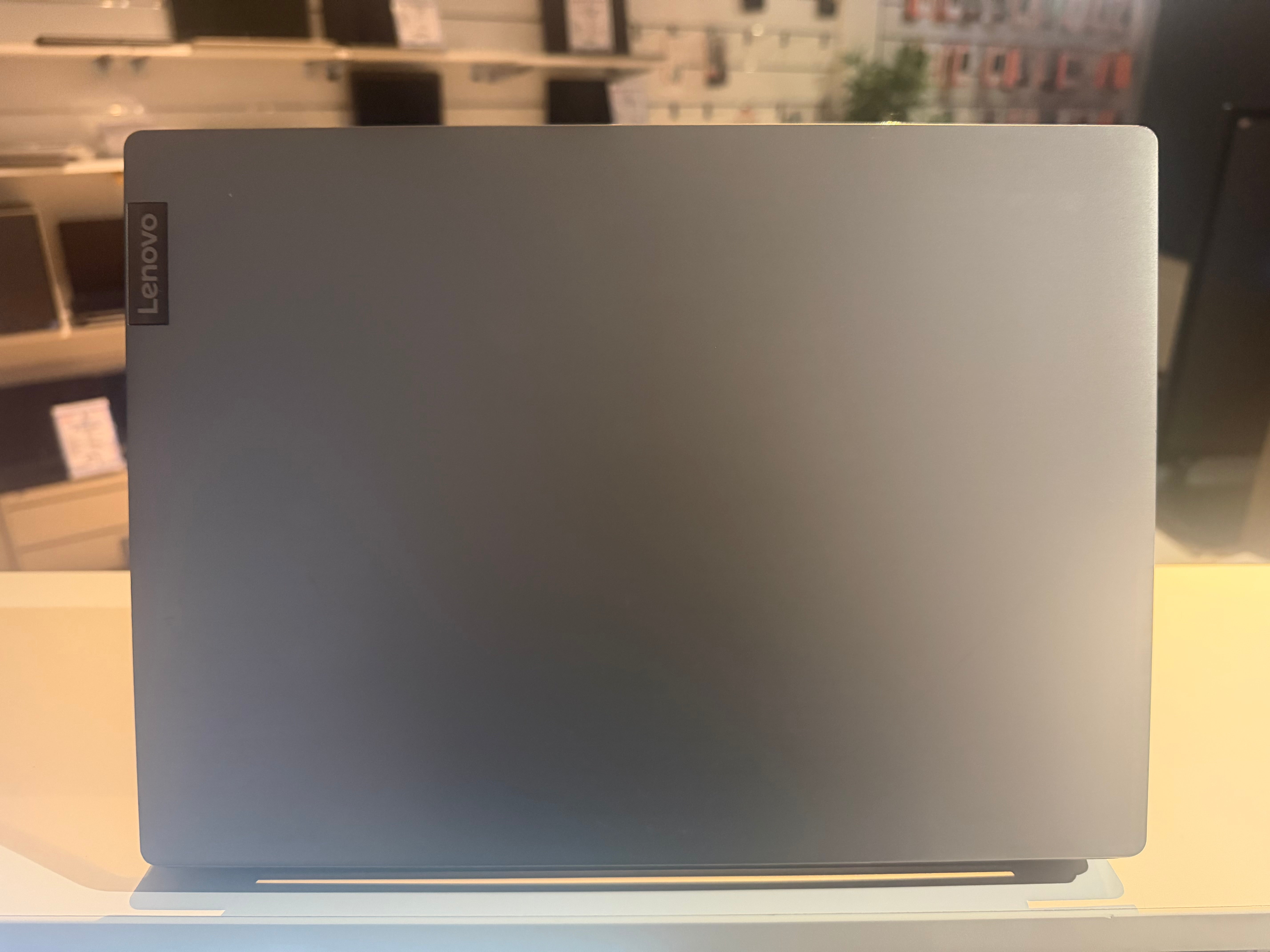 Lenovo IdeaPad S145-14IIL – Intel Core i5 | 8 GB | 256 GB SSD | 14″ Full HD | Windows 11 Pro