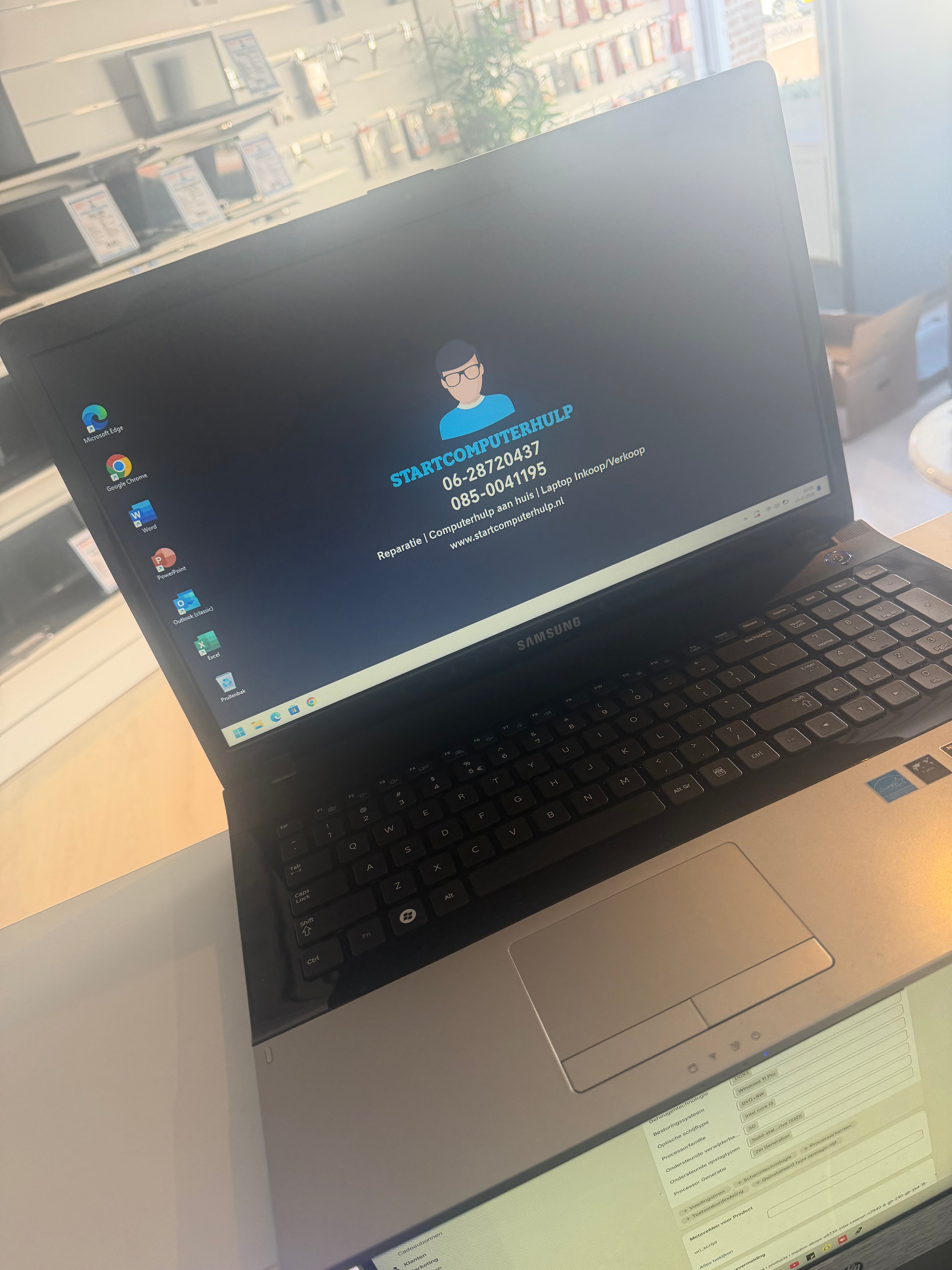 Samsung Series 3 | GeForce GT520MX | i3 | 8 GB | 120 GB SSD | 17,3″ HD+ | Windows 11 Pro
