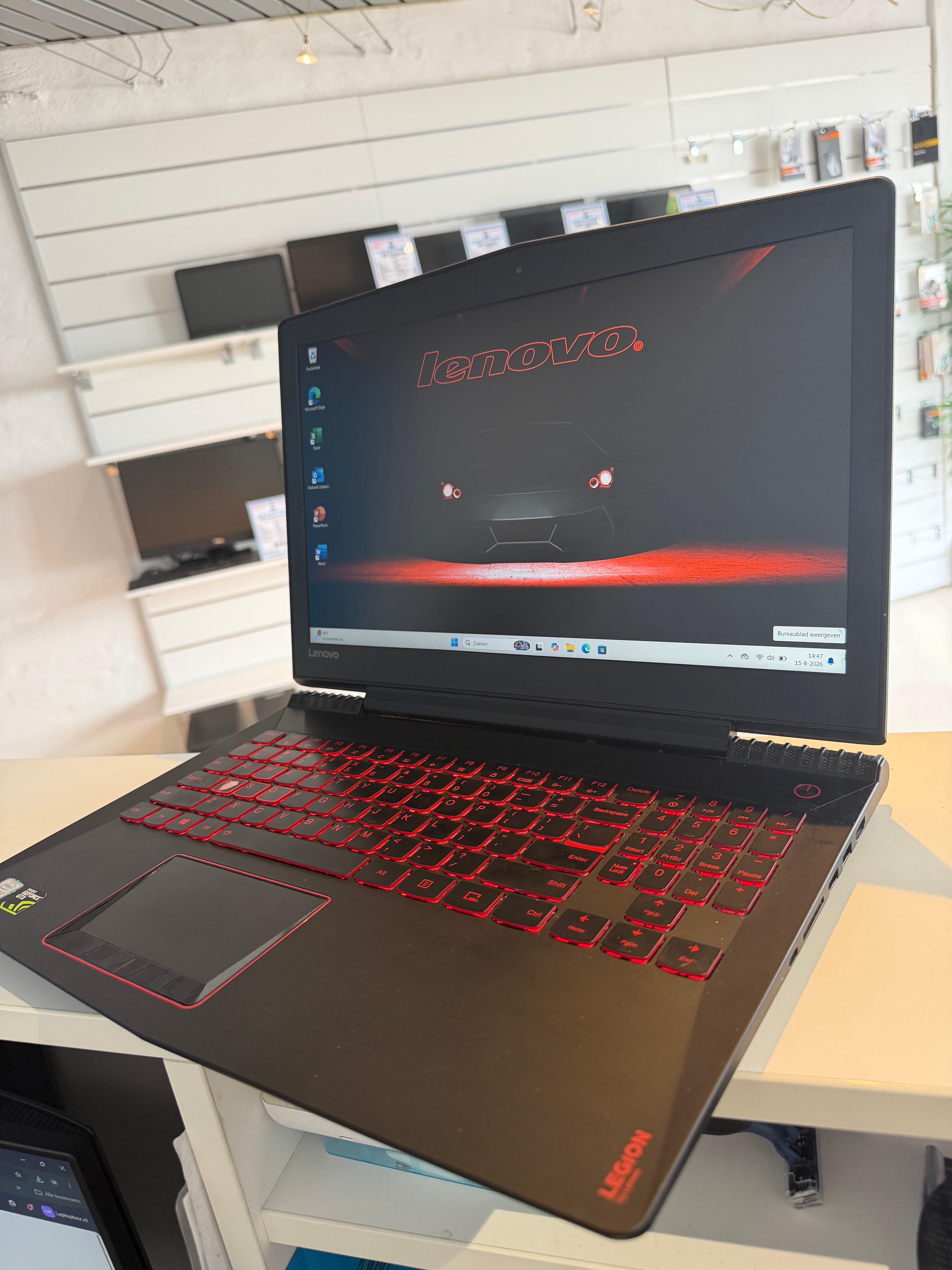 Lenovo Legion Y520-15IKBN (80WK00Q4MH) – Intel Core i5-7300HQ | 8 GB | 128 GB SSD + 1 TB HDD | NVIDIA GeForce GTX 1050 | 15,6″ Full HD | Windows 11 Pro