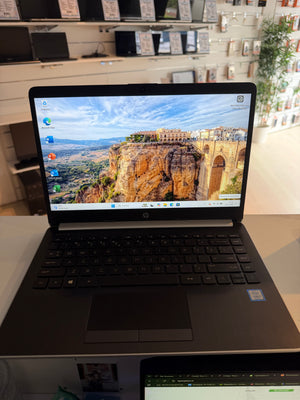 HP 14-cf0925nd – Intel Core i3-7020U | 8 GB RAM | 240 GB SSD | 14″ Full HD | Windows 11 Pro