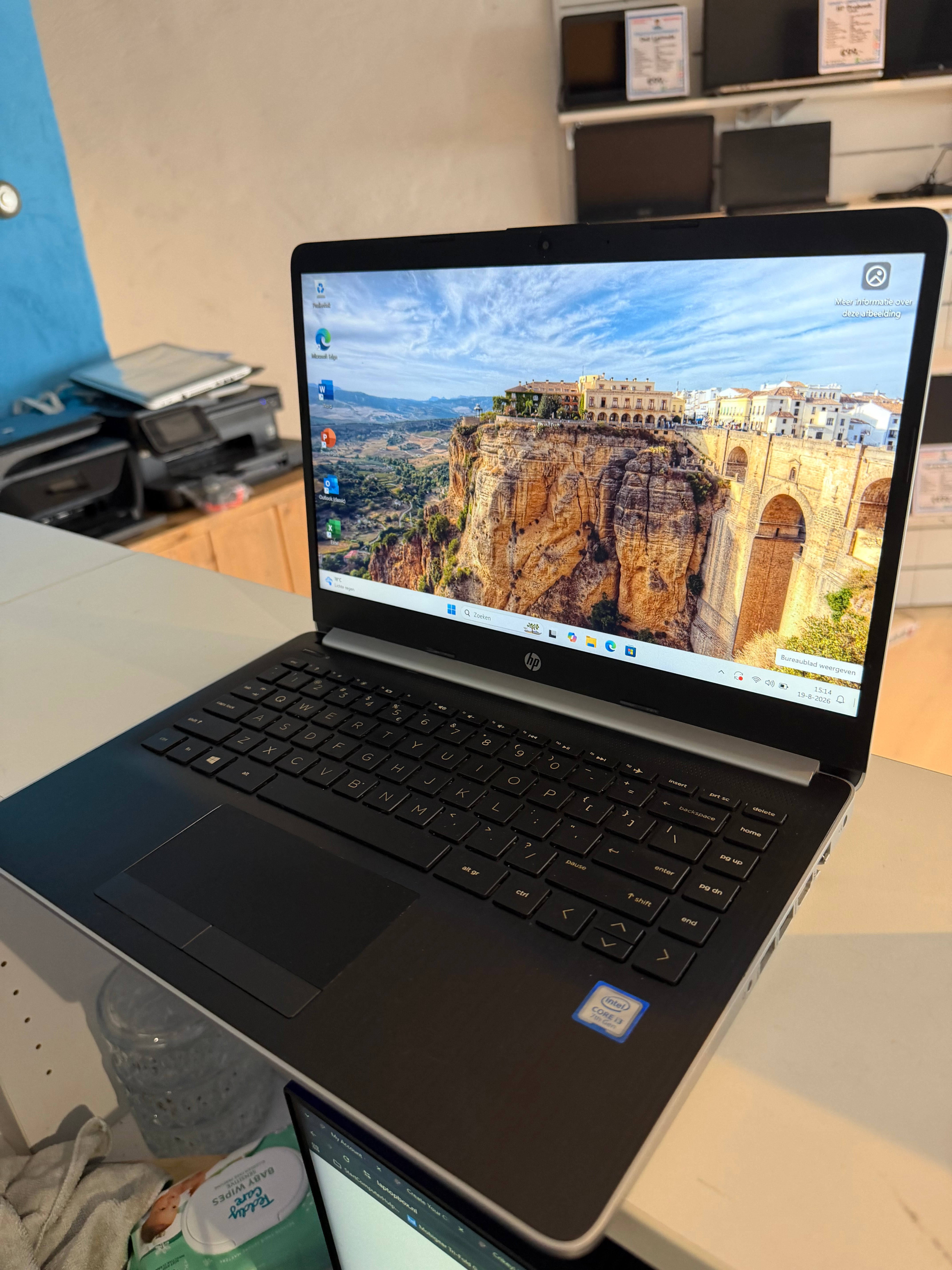 HP 14-cf0925nd – Intel Core i3-7020U | 8 GB RAM | 240 GB SSD | 14″ Full HD | Windows 11 Pro