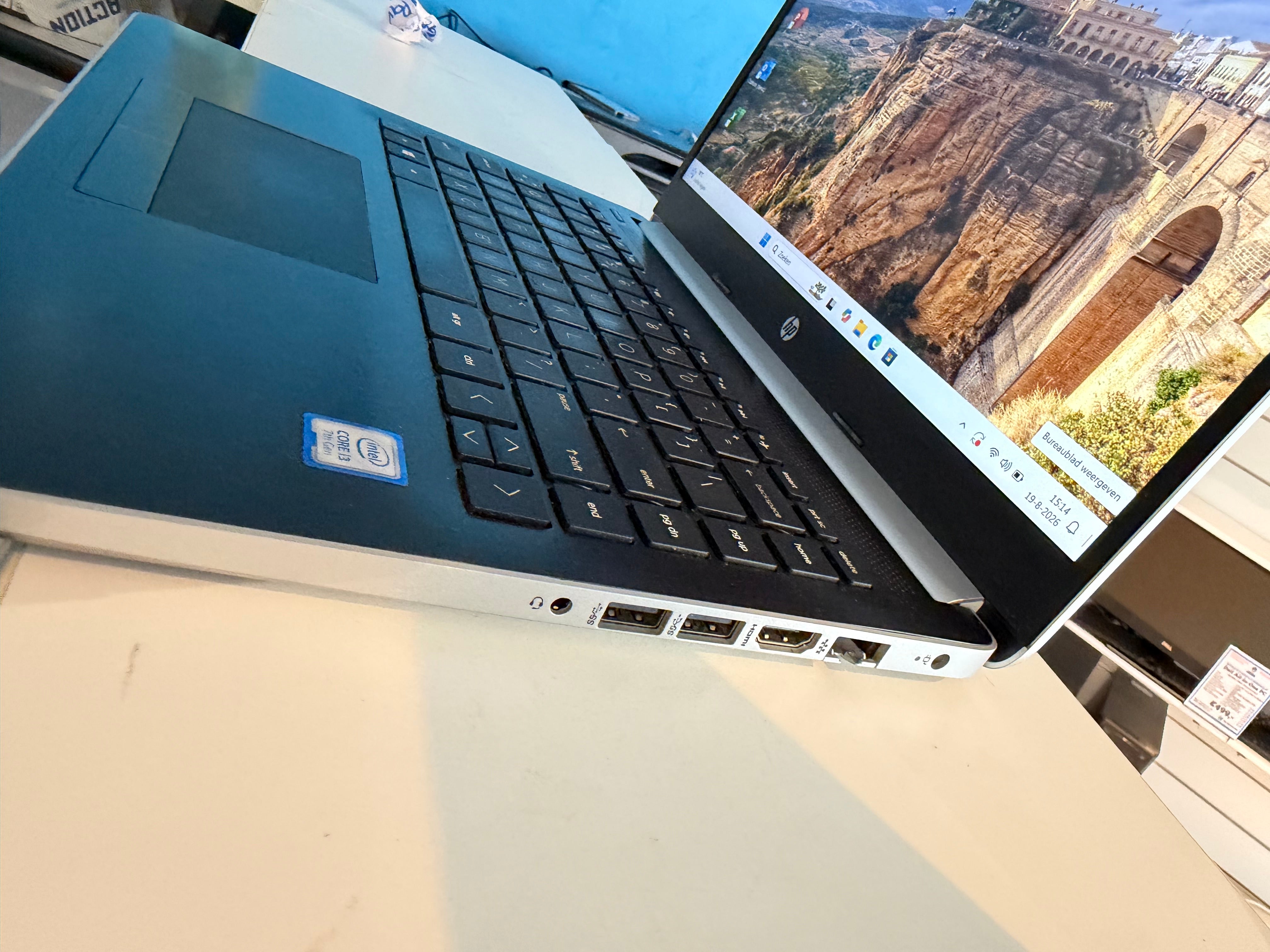 HP 14-cf0925nd – Intel Core i3-7020U | 8 GB RAM | 240 GB SSD | 14″ Full HD | Windows 11 Pro