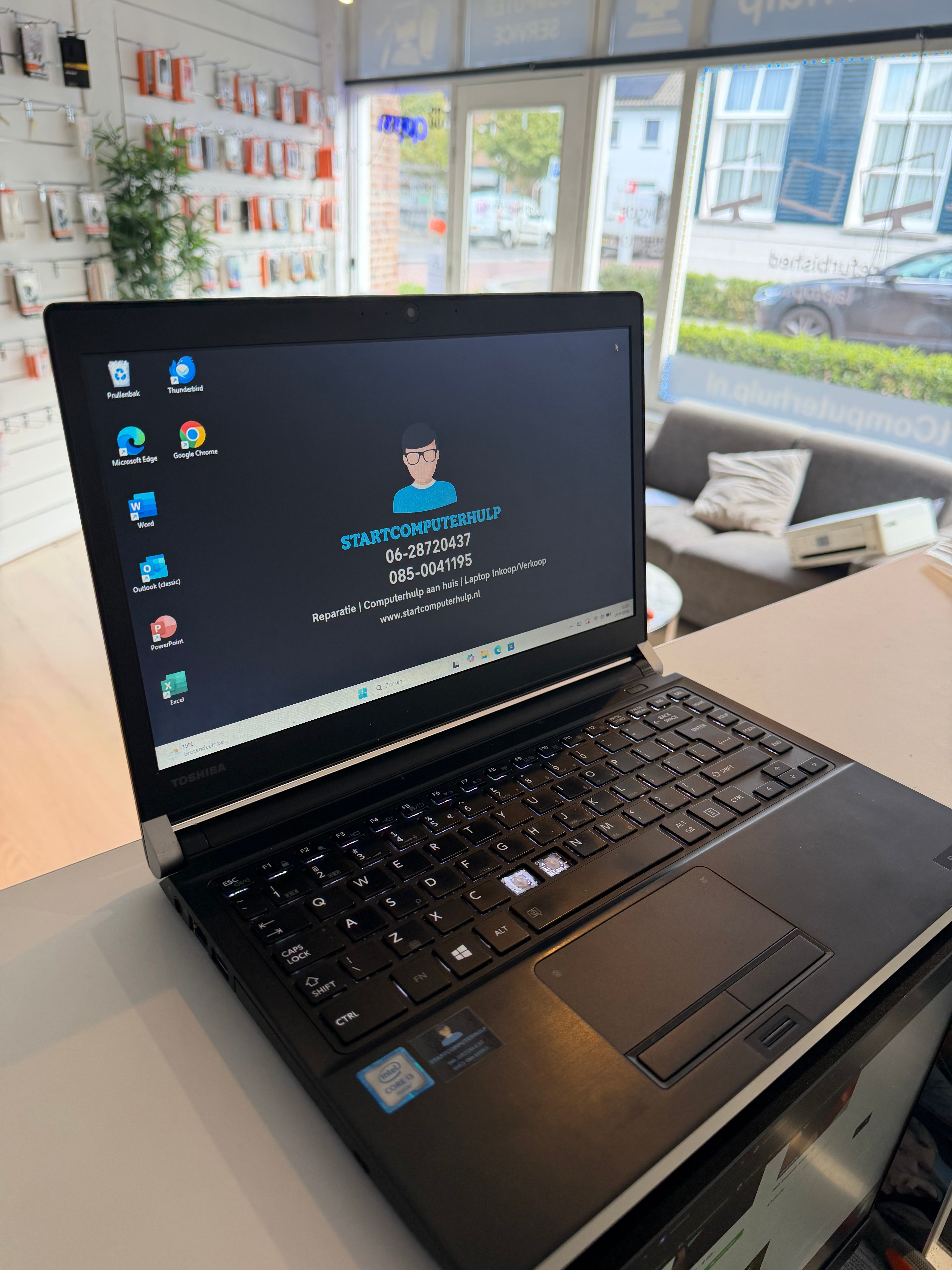 Toshiba Portégé A30-C-14C | Mist 2 Knopjes | i3 | 8GB | 120GB SSD | Windows 11 Pro