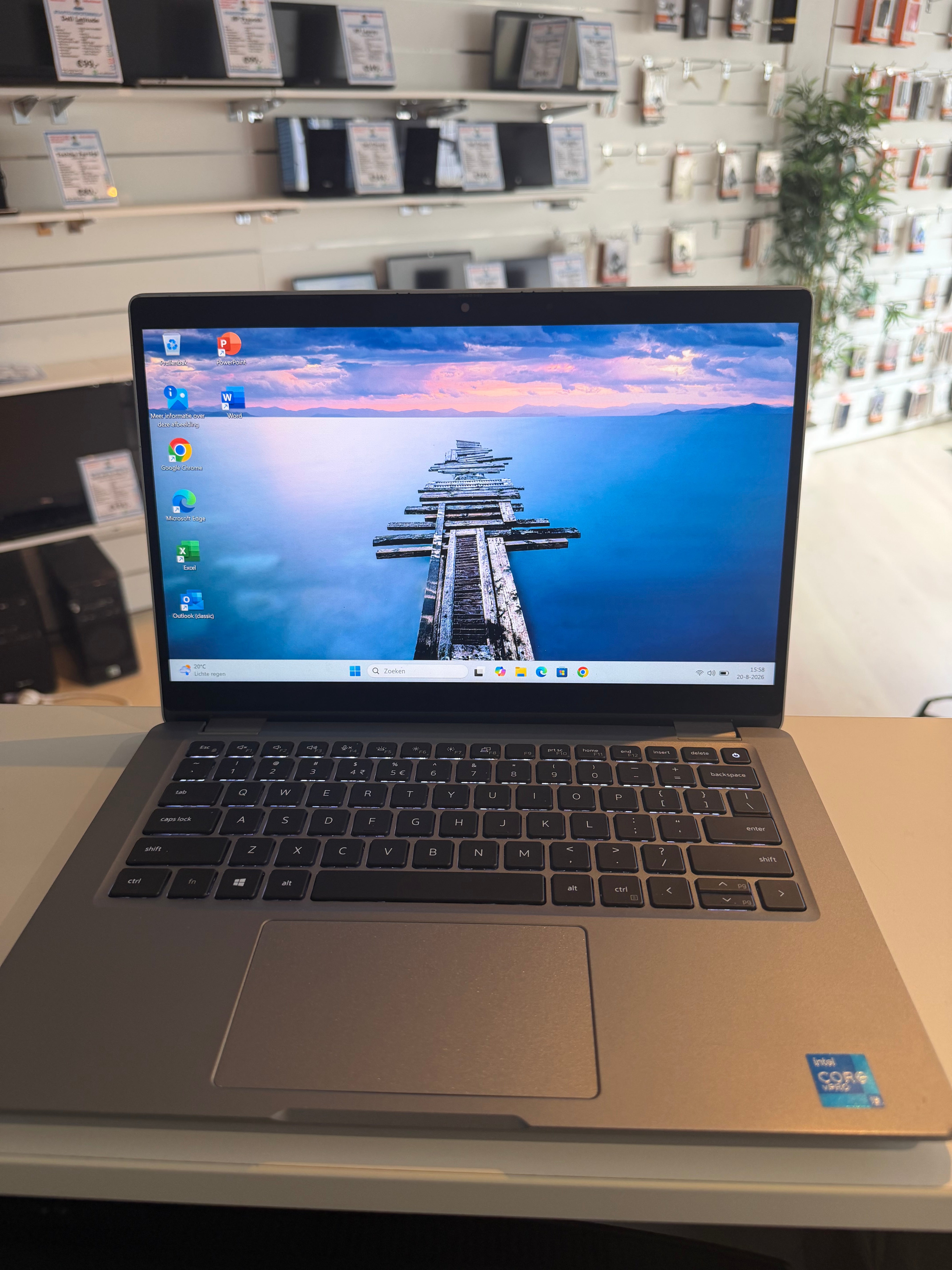 Dell Latitude 5320 – Touchscreen | Intel Core i5-1145G7 | 8 GB RAM | 240 GB SSD | 13,3″ Full HD | Windows 11 Pro