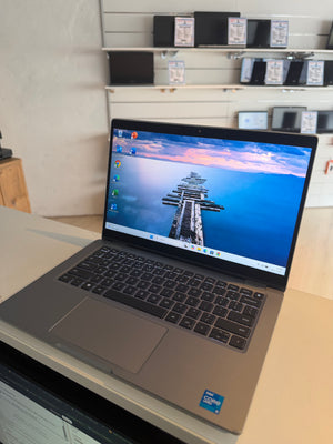 Dell Latitude 5320 – Touchscreen | Intel Core i5-1145G7 | 8 GB RAM | 240 GB SSD | 13,3″ Full HD | Windows 11 Pro
