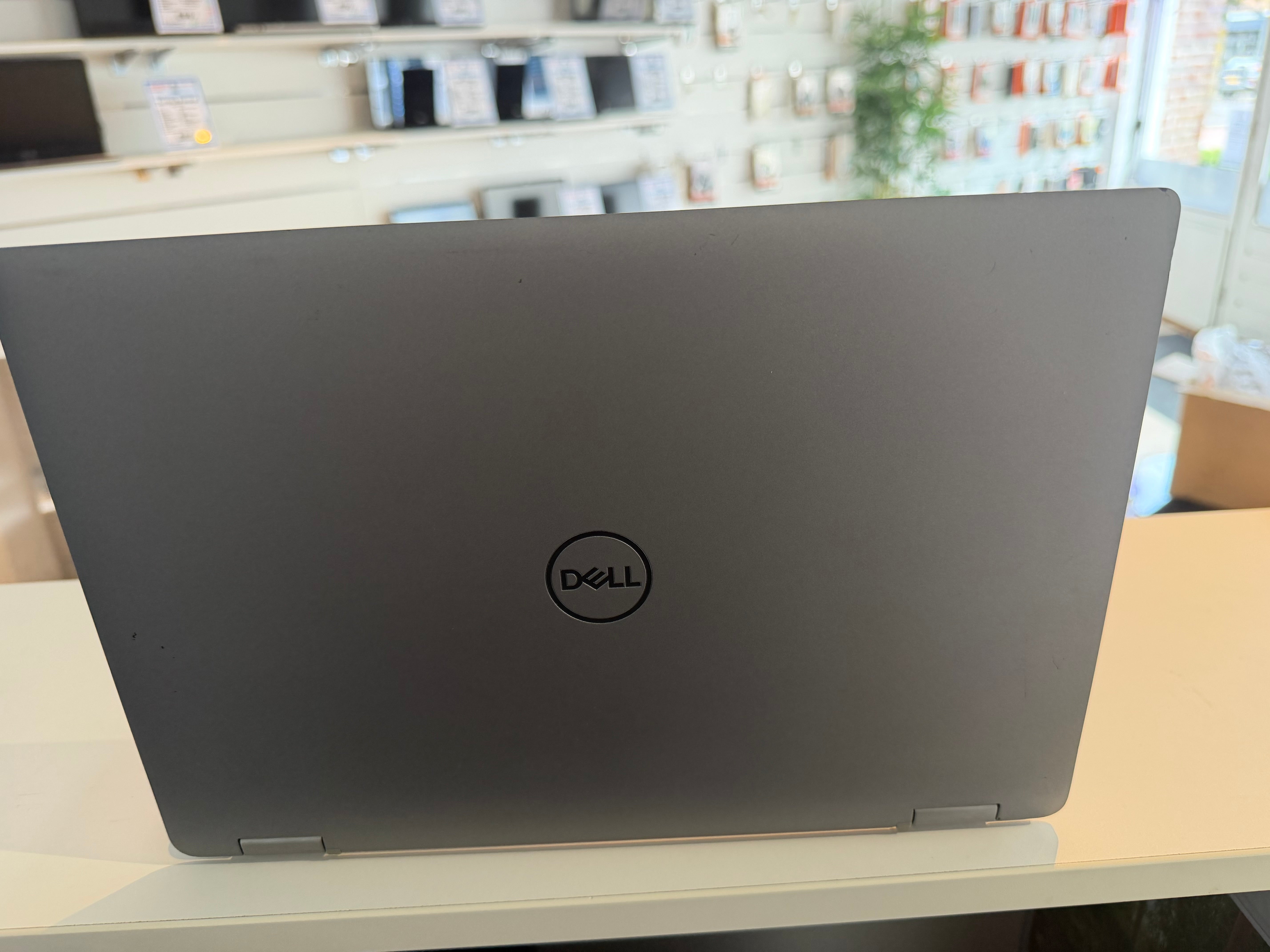 Dell Latitude 5320 – Touchscreen | Intel Core i5-1145G7 | 8 GB RAM | 240 GB SSD | 13,3″ Full HD | Windows 11 Pro