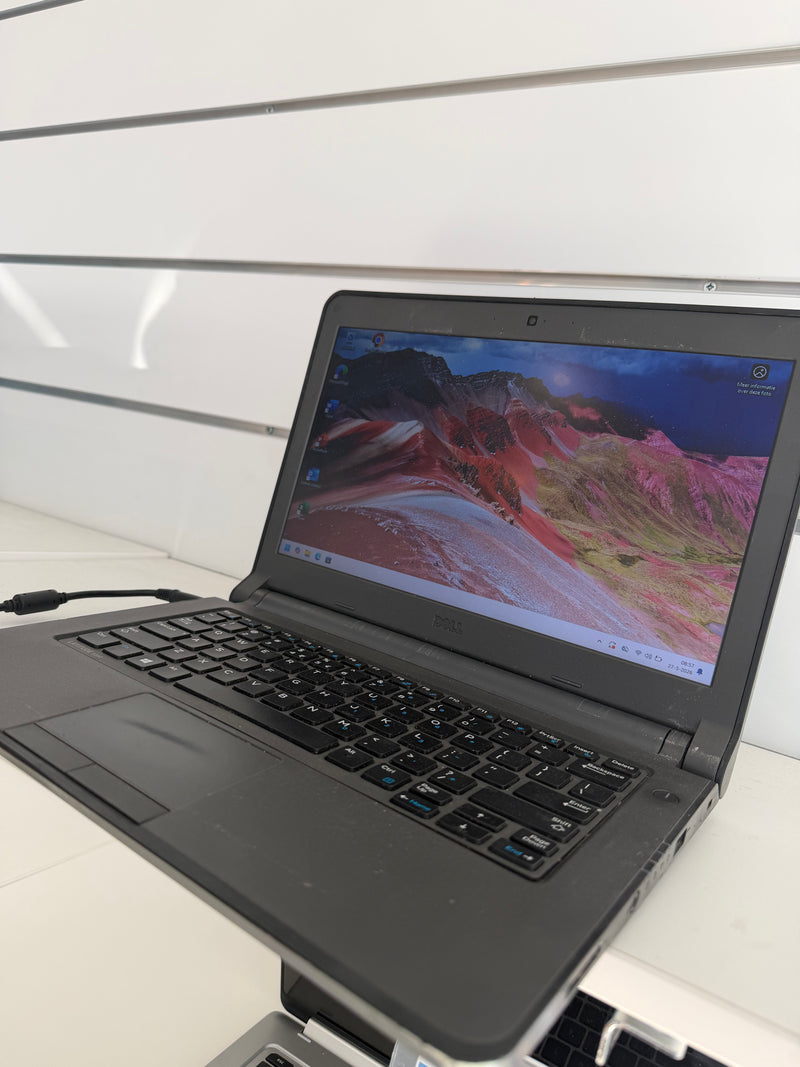 Dell Latitude 3340 – ACCU DEFECT – | i3-4010U | 4 GB | 120 GB SSD | 13,3″ HD | Windows 11 Pro